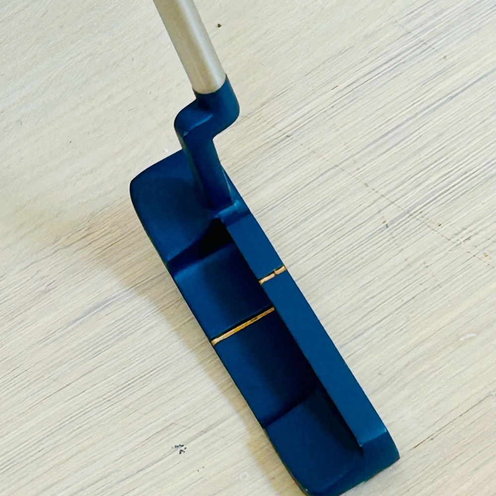 Blue Golf Putter